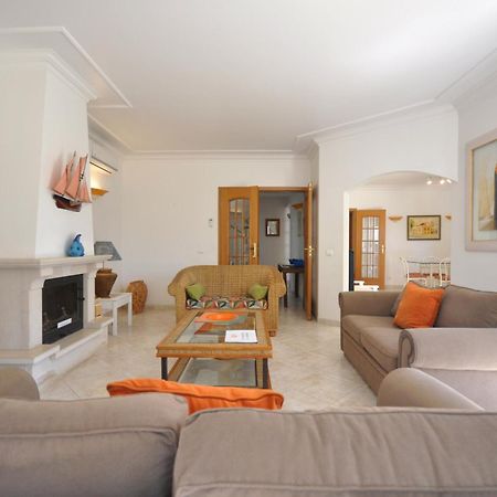 Old Vilage Area Walking Distance To All Amenities Villa Quarteira Esterno foto