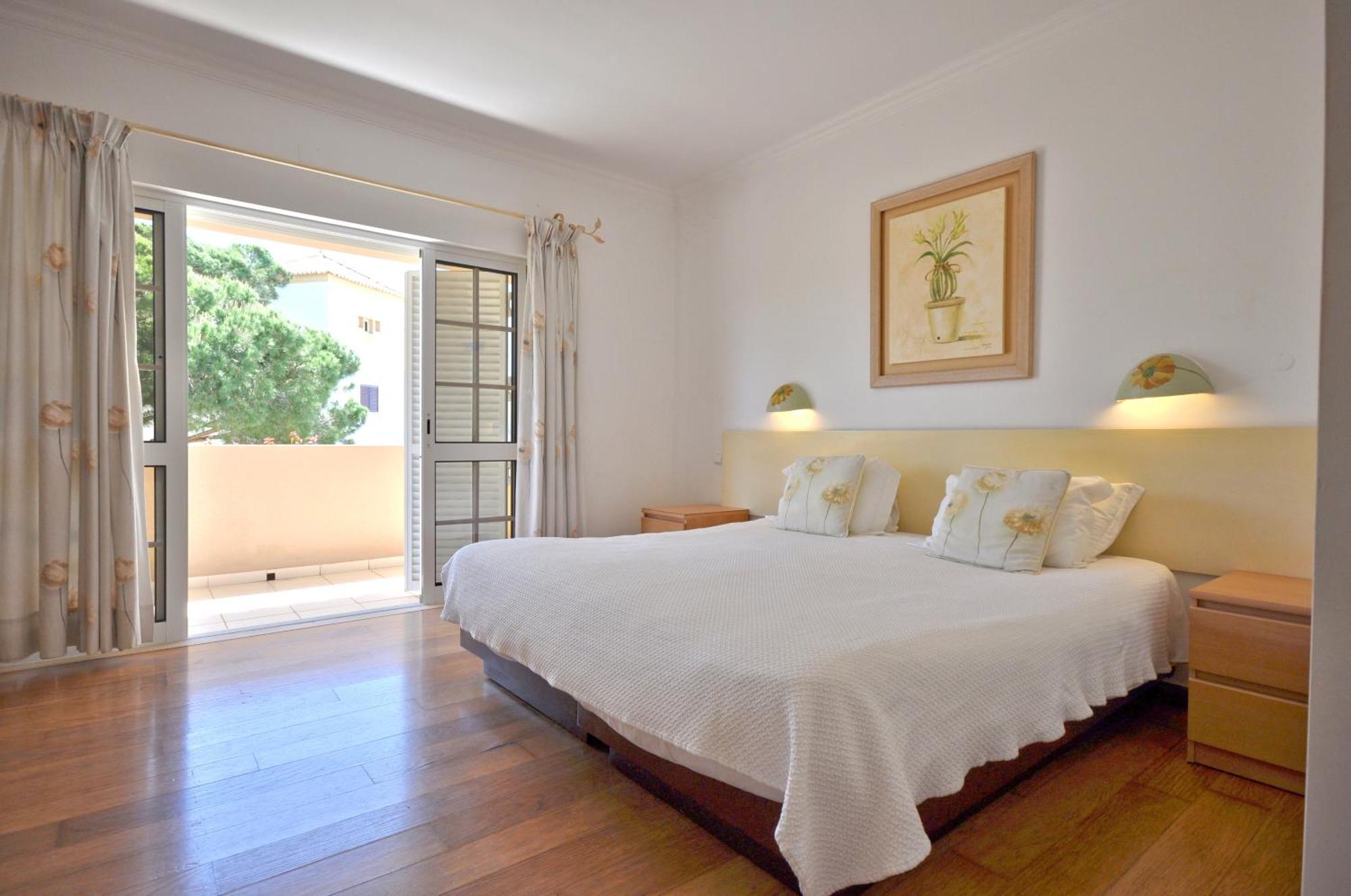 Old Vilage Area Walking Distance To All Amenities Villa Quarteira Esterno foto